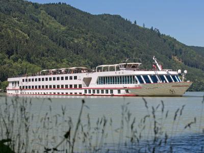 river cruise ship MS Carissima