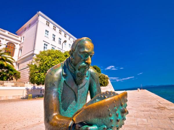 Statue an der Uferterpromenade von Zadar