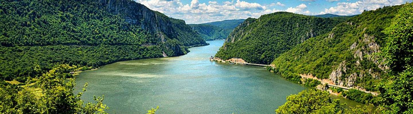 Mit Rad + Schiff im Nationalpark Eisernes Tor | © Fotolia-@elephotos