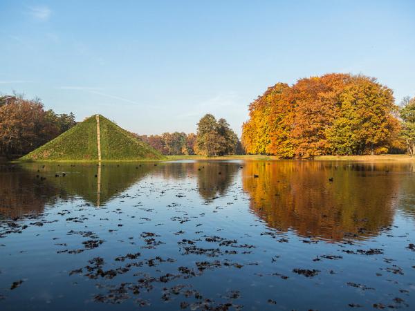 Seepyramide im Park Branitz in Cottbus