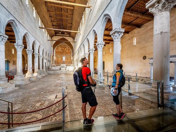Radfahrer / Udine / Piazza Liberta / Palazzo