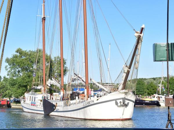 Elizabeth im Hafen
