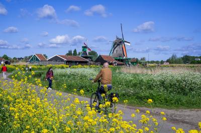 Radfahrer bei Zaanse Schans