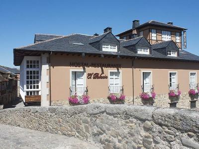 Auenaufnahme vom Hotel Palacio in Moinaseca