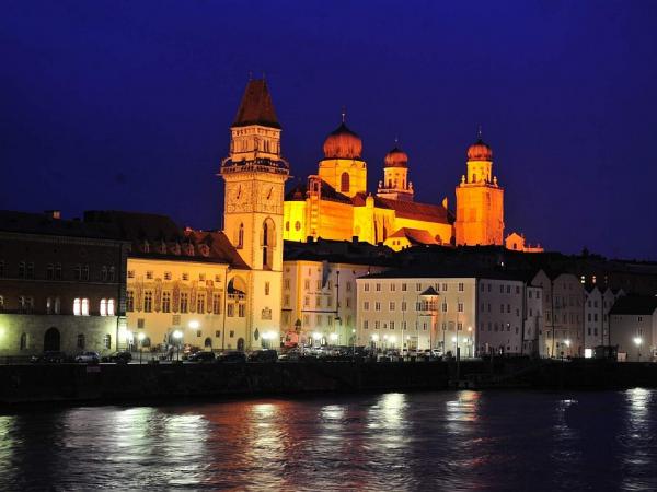 Passau bei Nacht