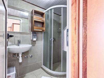 Andela Lora Badezimmerbeispiel