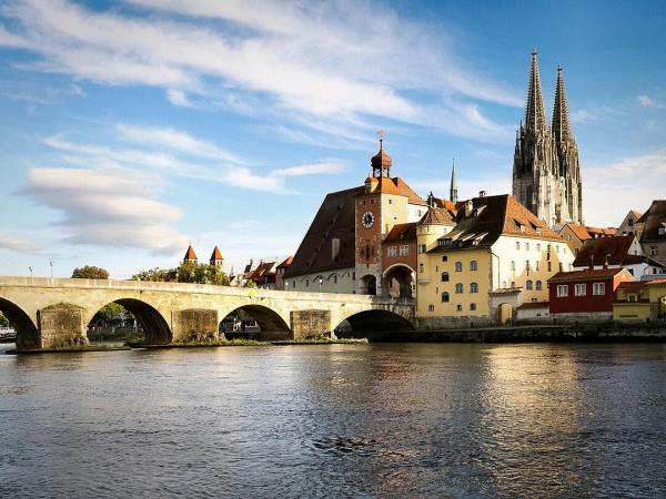 Blick auf Dom in Regensburg