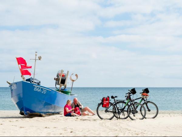 Radlerpause am Ostseestrand