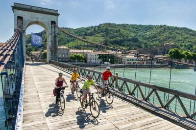 Cyclists in Tournon