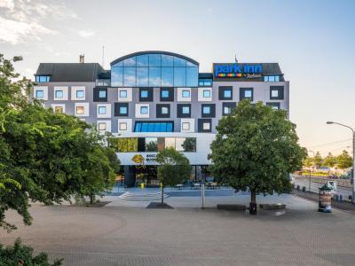 Park Inn Bratislava Auenansicht