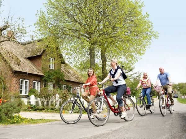 Radfahren in Oldsum auf der Insel Fhr