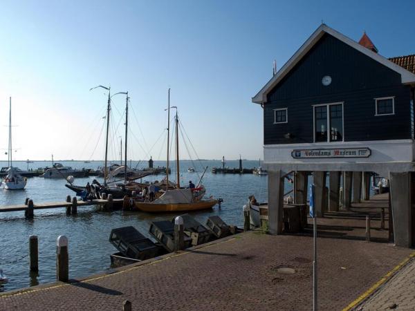 Volendam Hafen mit Blick auf das IJsselmeer