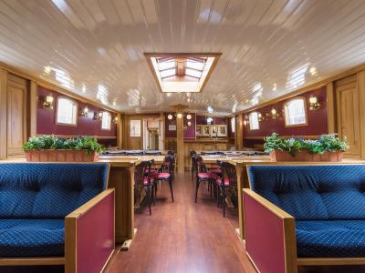 Elizabeth Lounge und Salon