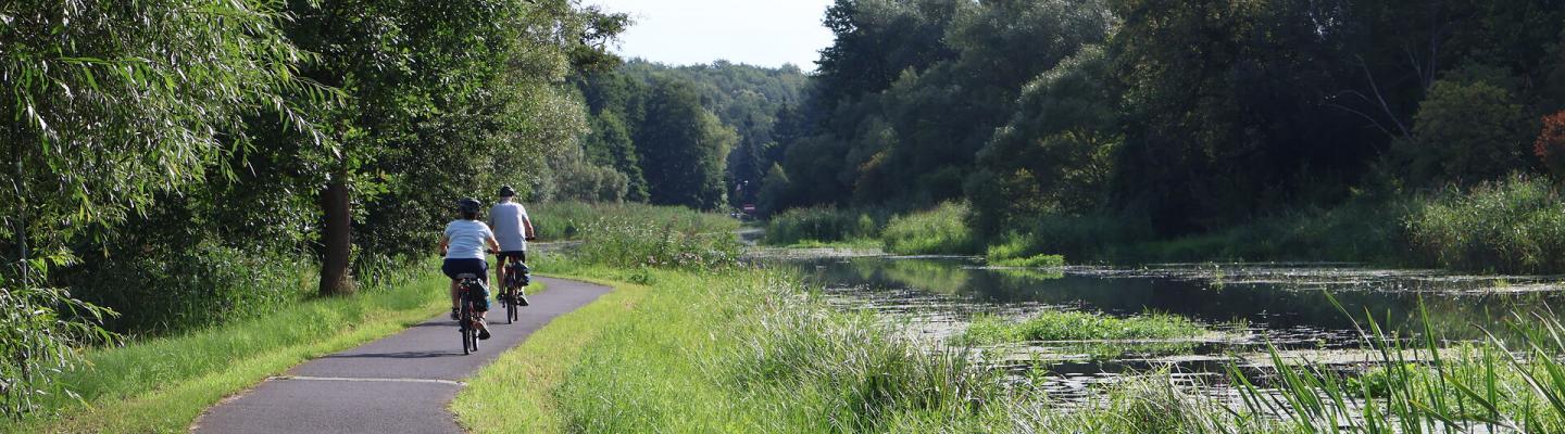 Radfahrer am Finowkanal bei Eberswalde | &copy; Rad + Reisen | Eva Stelling