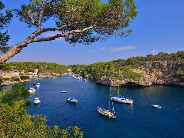 Blick in den Fischereihafen von Cala Figuera, Mallorca