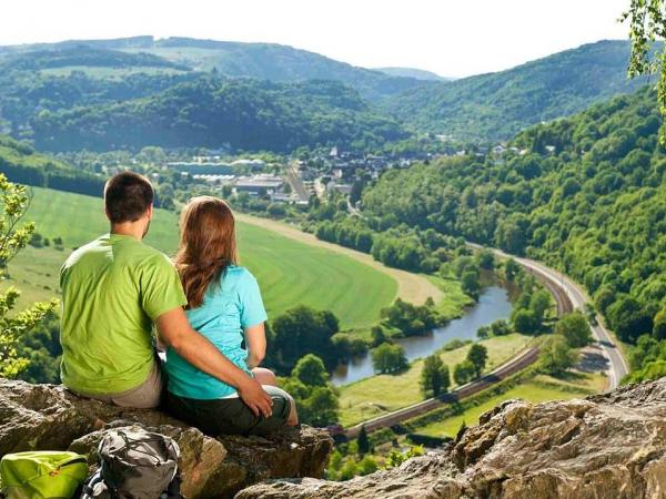 Blick ins Lahntal von der Hohen Lay bei Nassau