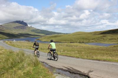 Radfahrer entlang der Strecke