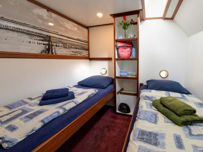 Elizabeth Zweibett-Kabine