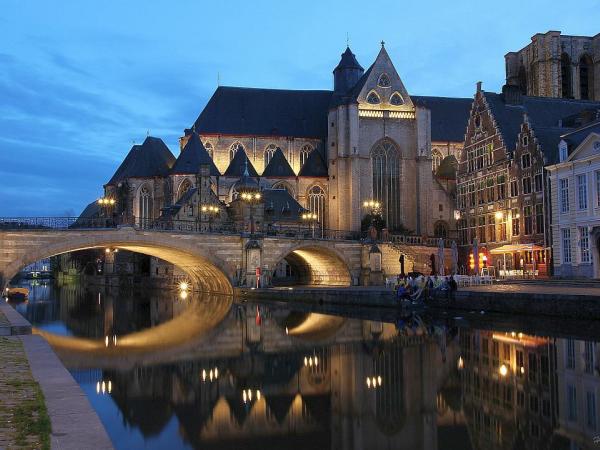 Gent bei Nacht