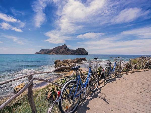 Blick auf den Strand von Calheta