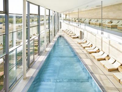 Hotel Pool Therme Laa