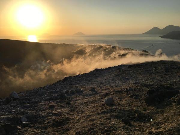 Abendstimmung ber dem Meer auf Vulcano