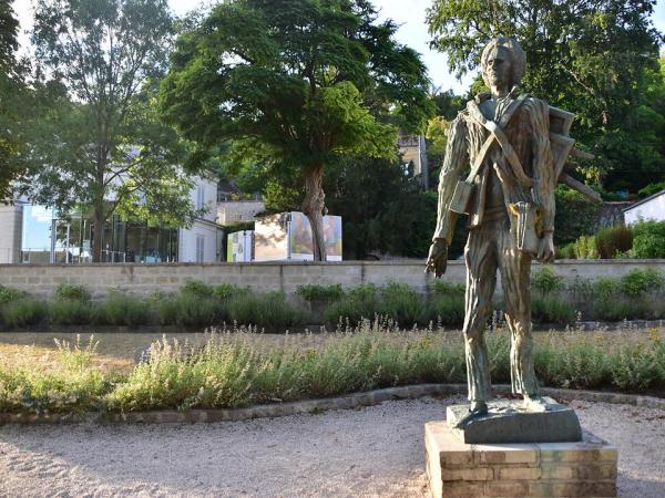 Vincent van Gogh Statue in Auvers