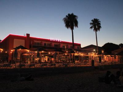 Hotel La Potiniere Abends - Blick vom Strand