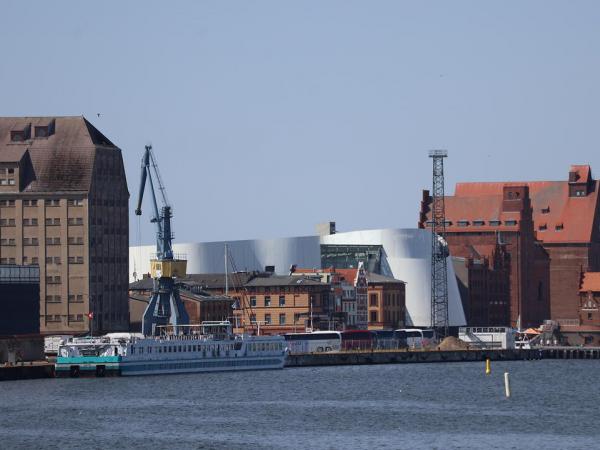 Hafen Stralsund mit Blick auf das Ozeaneum