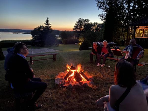 gemuetliches Lagerfeuer - cozy campfire
