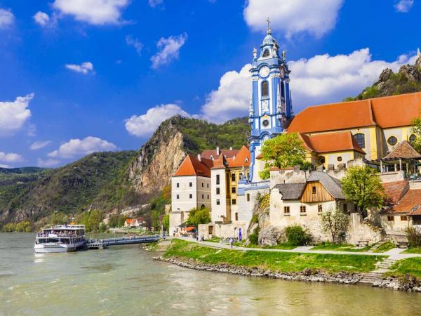 Wachau - Blick auf Drnstein