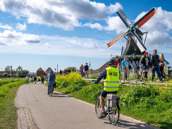 Radfahrer bei Zaanse Schans