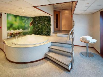 MS Carissima - Wellnessbereich: Sauna + Whirlpool