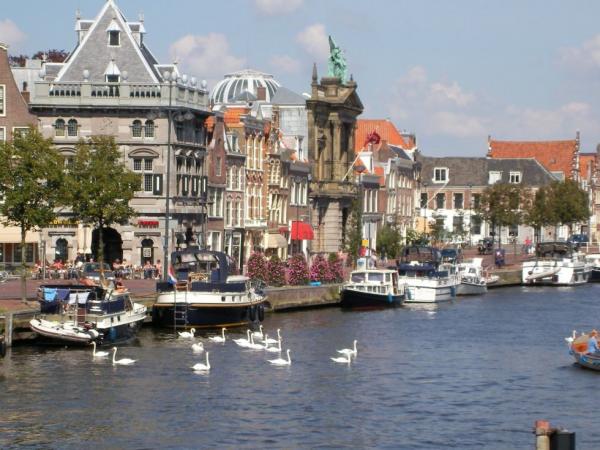 Haarlem De Waag en Teylers Museum