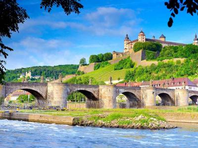 Wrzburg - Alte Mainbrcke - Festung Marienberg