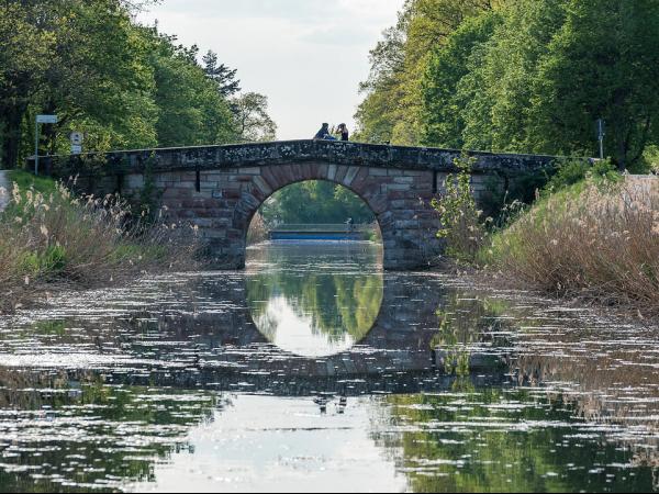 Ludwigskanal Radfahrer auf einer Brcke