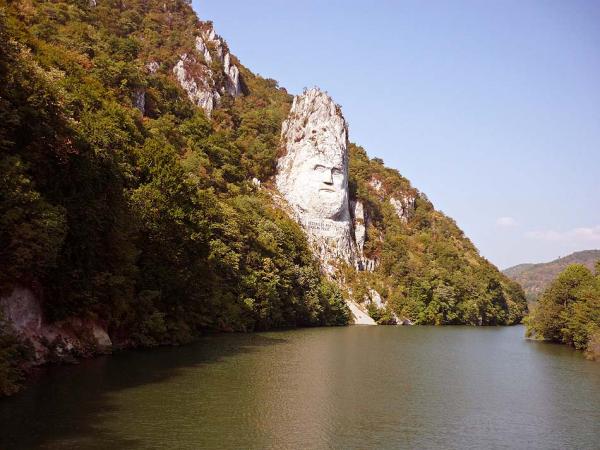 Decebalus Monument