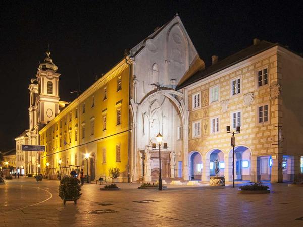 Szekesfehervar bei Nacht