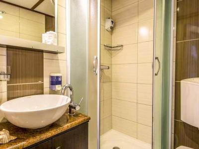 MS Olmissum - Kabine - Bad