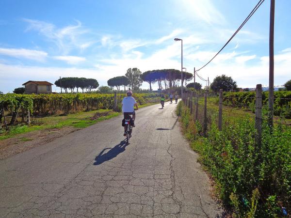 Radfahrer entlang der Strecke
