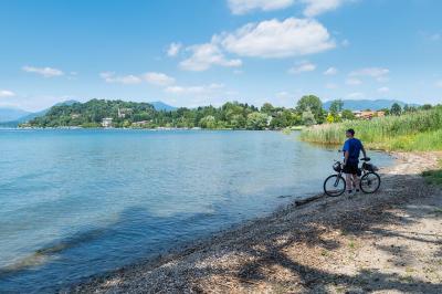 Radfahrer am Lago Maggiore