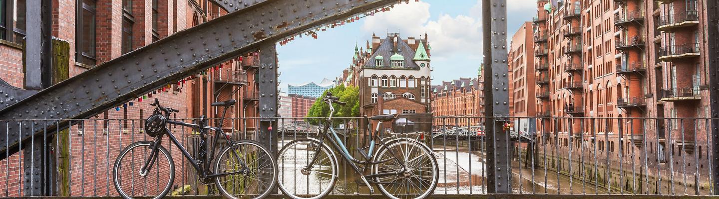 Hamburg Speicherstadt Fahrr�der | &copy; Adobe Stock / CH. HORZ