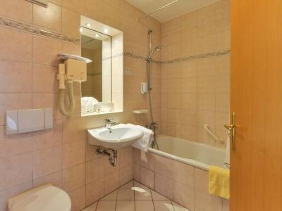 Landhotel-Huber-am-See-Badezimmer-Beispiel