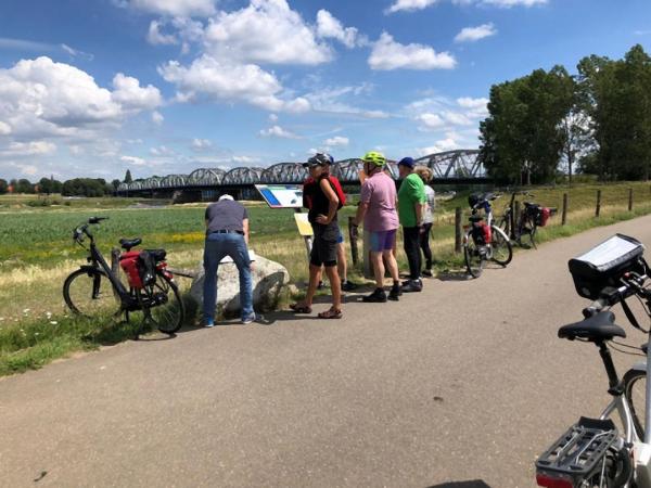 cyclists at John Thompson bridge