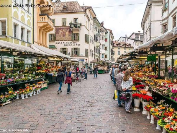 Fruit market in Bozen