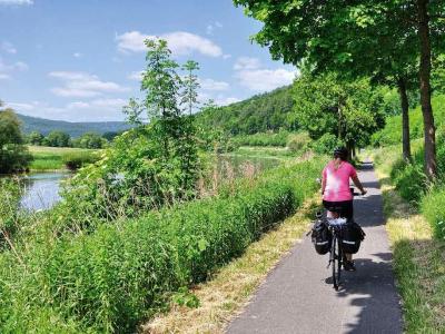 Weser-Radweg-Radlerin