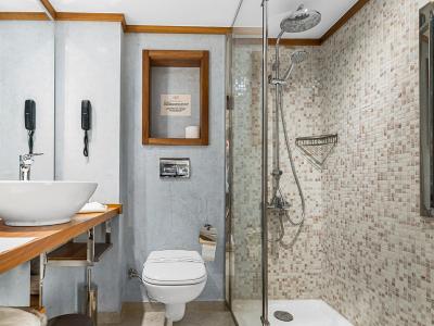 Standard Suite Badezimmer