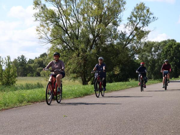 Radlergruppe im Unteren Odertal