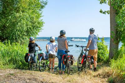 Zwischenstopp am Ufer der M�ritz bei Klink