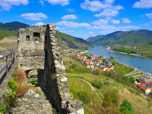 Spitz Ruine Hinterhaus - Spitz castle ruin Hinterhaus 07